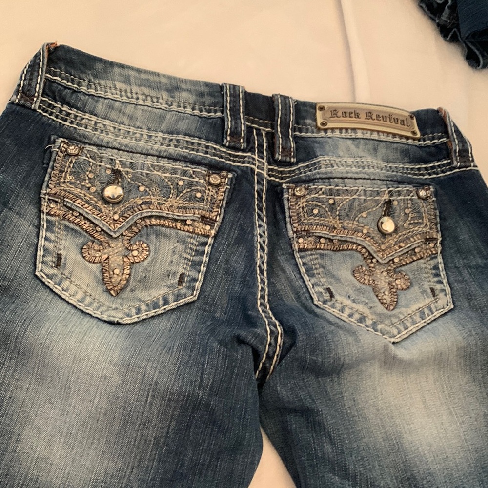 Rock Revival Betty Capris size 28 Easy Crop